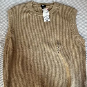 Uniqlo Sweater Vest NWT